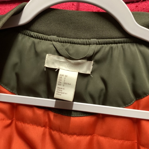 Like New H&M Oversized Bomber Jacket * Small/2* Army Green with Orange Lining - Picture 4 of 8